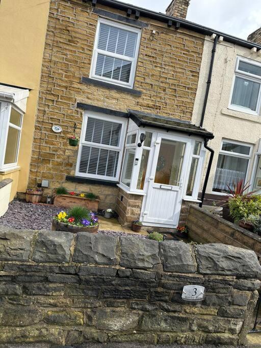 Quaint 1 Bedroom Cottage In Pudsey, Leeds Exterior foto
